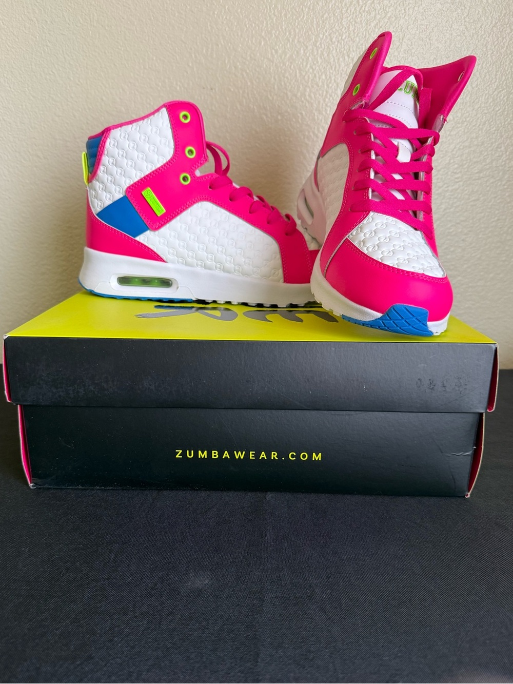 Zumba Air Boss Shoes Pink/White/Womens 9.5 High tops New